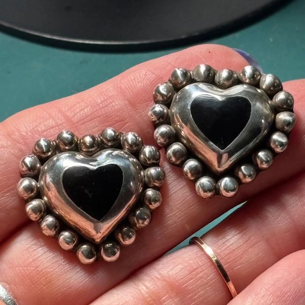 VTG Heart Stud Earrings Black Onyx 925 Sterling Silver Bead Border Taxco Mexico